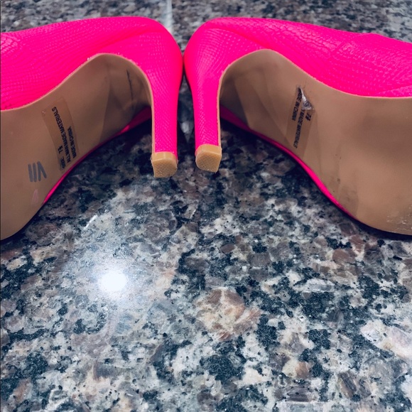 Hot pink high heel - Picture 4 of 4